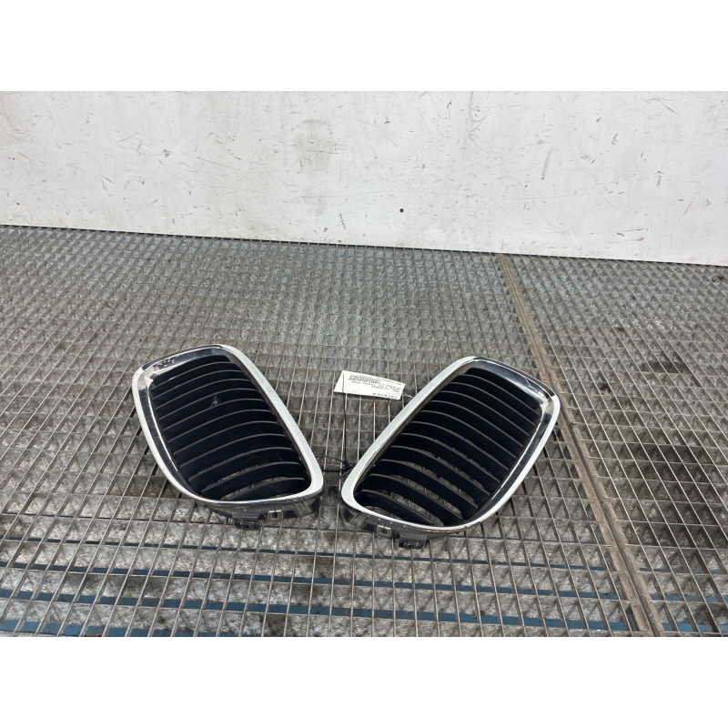 Calandre BMW SERIE 3 E91 Photo n°1