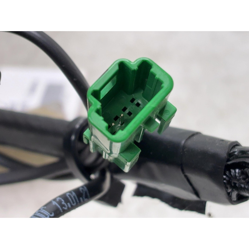 Attache ceinture avant droit DACIA SANDERO 3 Photo n°4