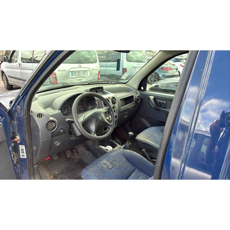 Calandre PEUGEOT PARTNER 1 Photo n°17