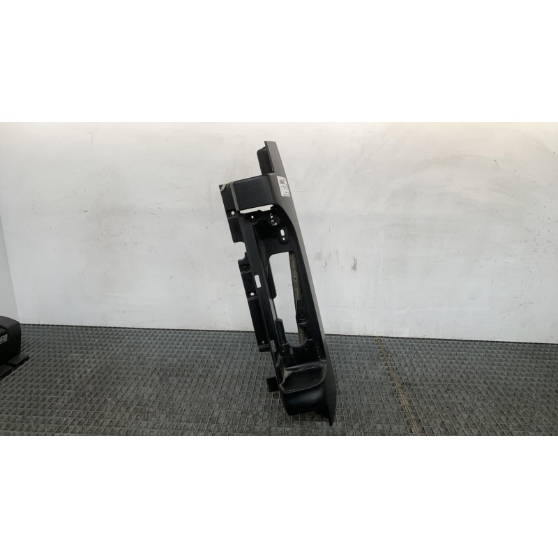 Enjoliveur de feu arriere droit RENAULT TRAFIC 3 COURT Photo n°3