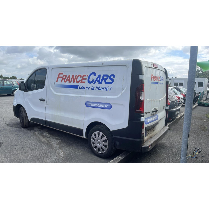 Enjoliveur de feu arriere gauche RENAULT TRAFIC 3 COURT Photo n°6