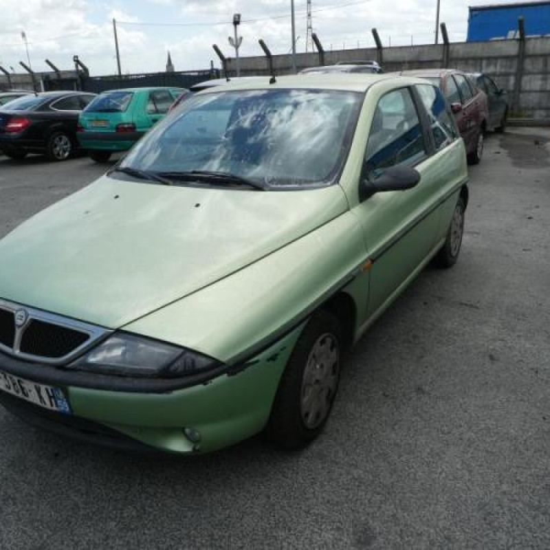 Pare choc avant LANCIA YPSILON 3 Photo n°7