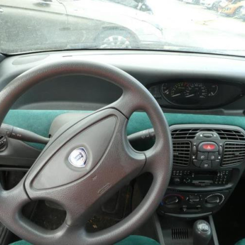 Pare choc avant LANCIA YPSILON 3 Photo n°14