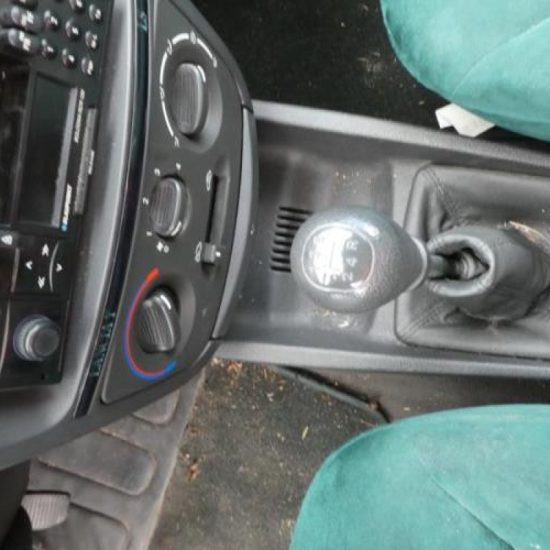 Pare choc avant LANCIA YPSILON 3 Photo n°16