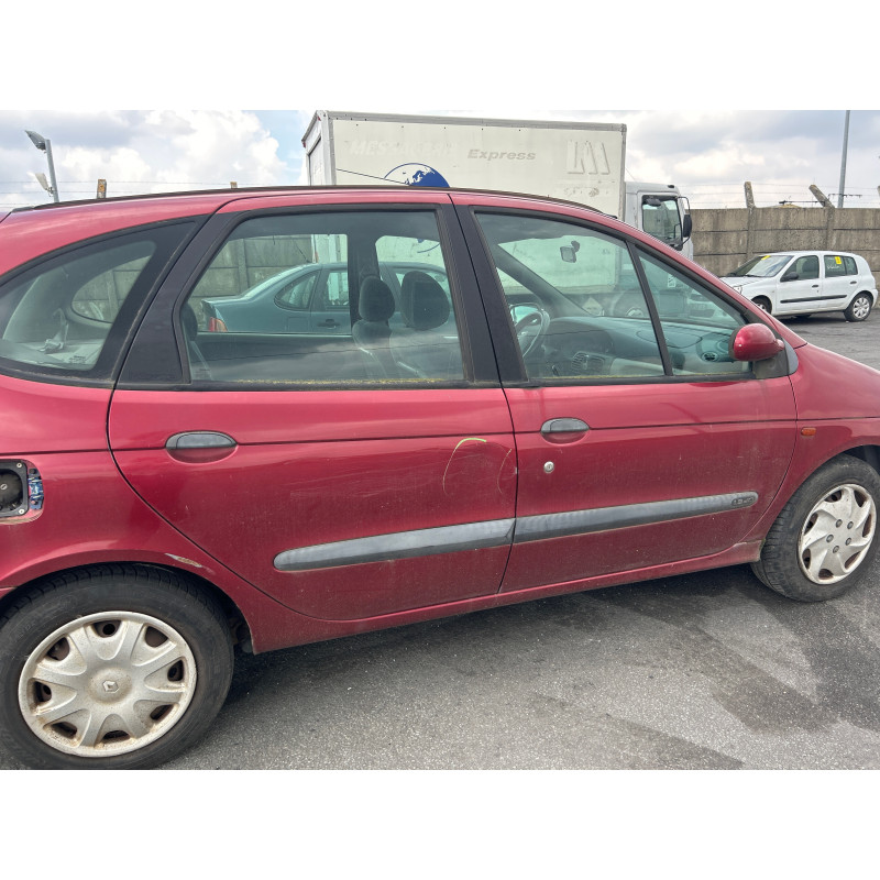 Feu arriere principal gauche (feux) RENAULT SCENIC 1 Photo n°11