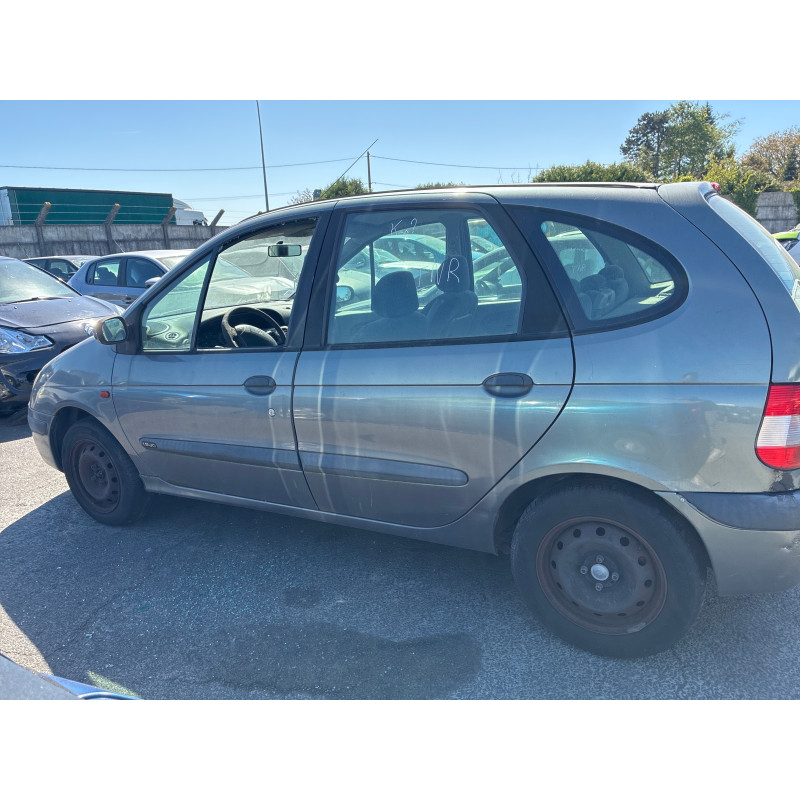 Feu arriere principal gauche (feux) RENAULT SCENIC 1 Photo n°9