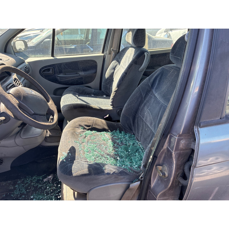 Feu arriere principal gauche (feux) RENAULT SCENIC 1 Photo n°13