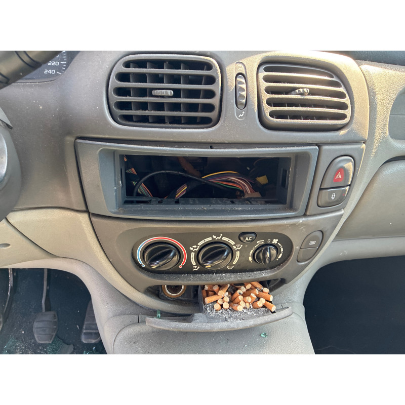Feu arriere principal gauche (feux) RENAULT SCENIC 1 Photo n°15