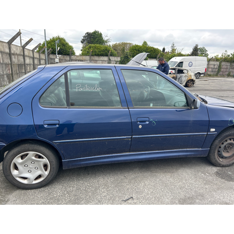 Pare choc avant PEUGEOT 306 Photo n°15