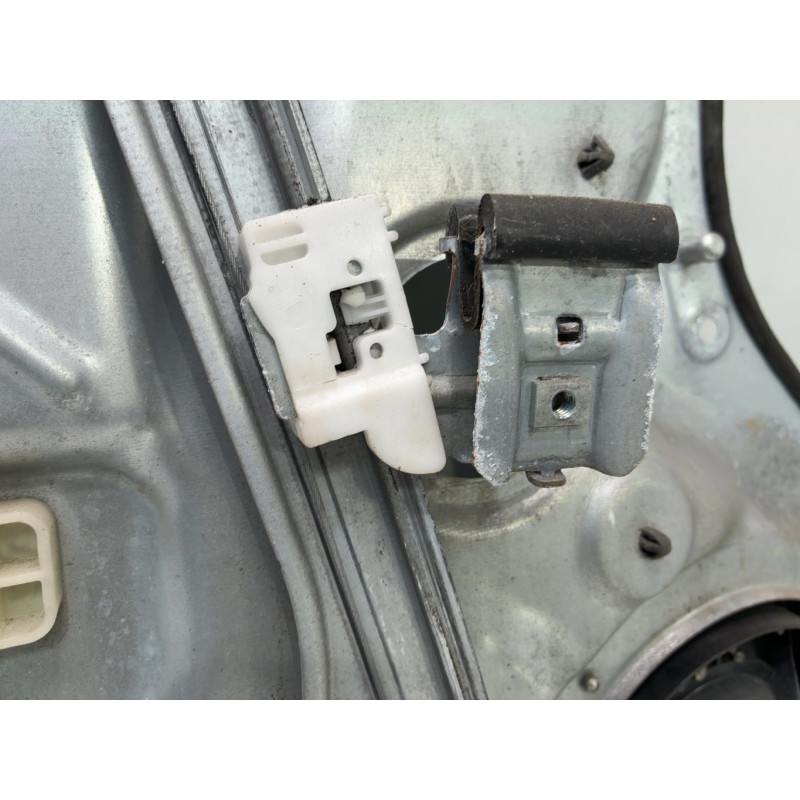 Leve vitre electrique avant droit KIA CEE-D 1 Photo n°4