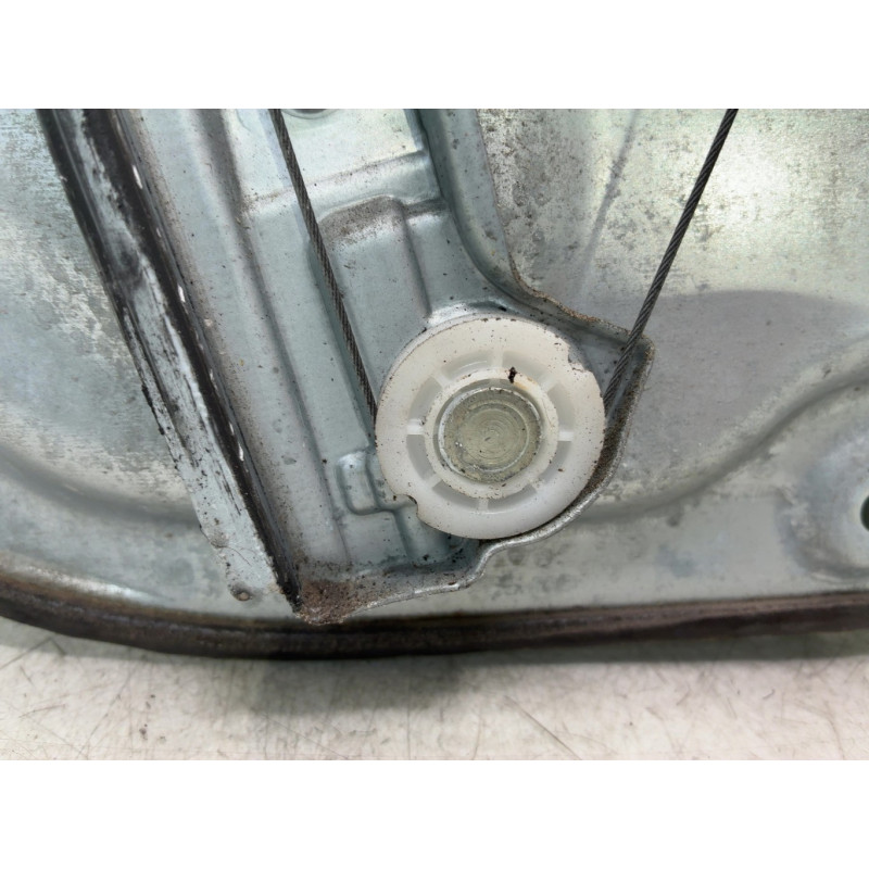 Leve vitre electrique avant droit KIA CEE-D 1 Photo n°6