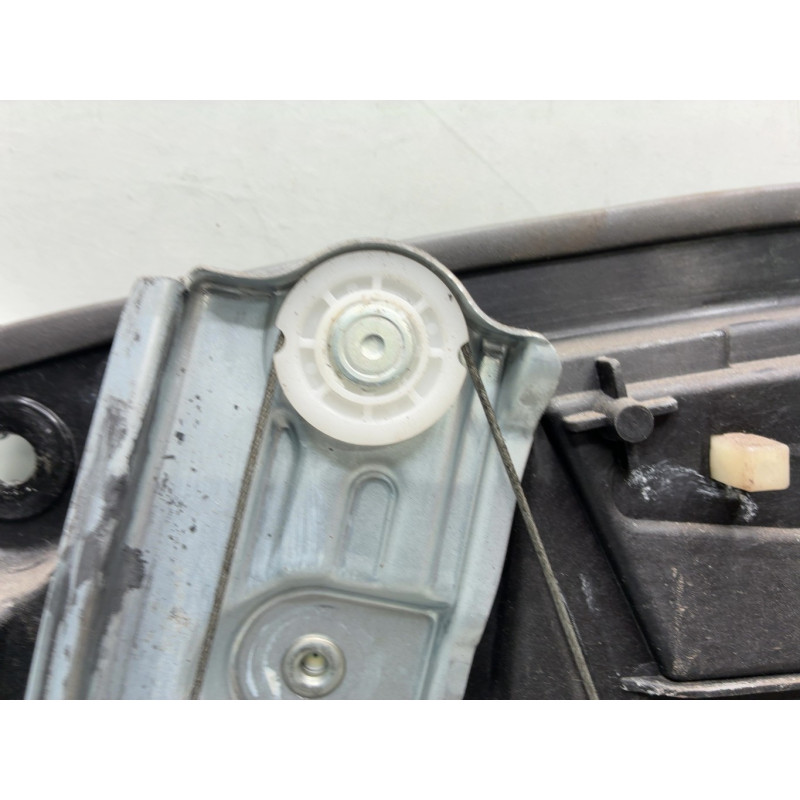 Leve vitre electrique avant gauche HYUNDAI I 30 2 Photo n°7