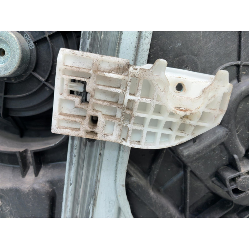 Leve vitre electrique avant gauche HYUNDAI I 30 2 Photo n°8