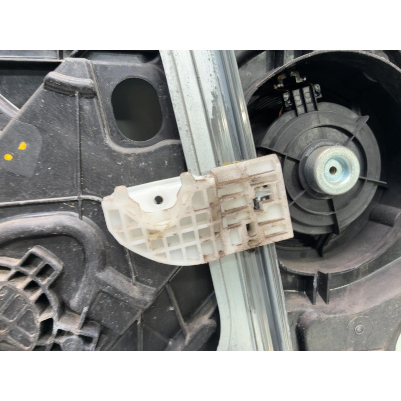Leve vitre electrique avant droit HYUNDAI I 30 2 Photo n°4