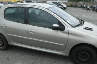 Pretensionneur de ceinture avant droit PEUGEOT 206