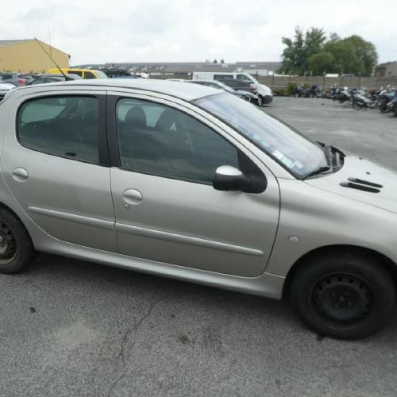 Pretensionneur de ceinture avant droit PEUGEOT 206 Photo n°5