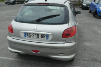 Pretensionneur de ceinture avant droit PEUGEOT 206