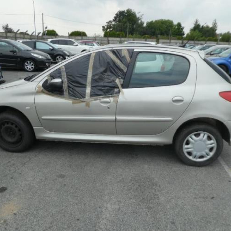 Pretensionneur de ceinture avant droit PEUGEOT 206 Photo n°7