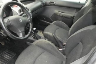 Pretensionneur de ceinture avant droit PEUGEOT 206
