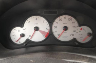Pretensionneur de ceinture avant droit PEUGEOT 206
