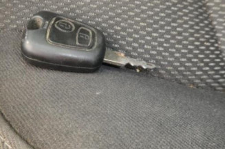 Pretensionneur de ceinture avant droit PEUGEOT 206