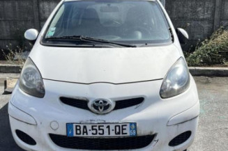 Pretensionneur de ceinture avant droit TOYOTA AYGO 1