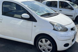Pretensionneur de ceinture avant droit TOYOTA AYGO 1