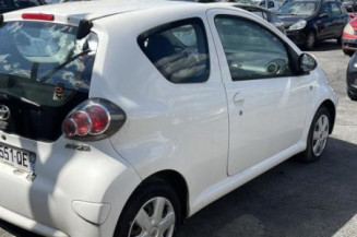 Pretensionneur de ceinture avant droit TOYOTA AYGO 1