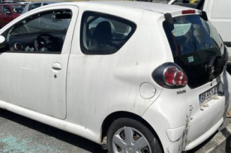 Pretensionneur de ceinture avant droit TOYOTA AYGO 1