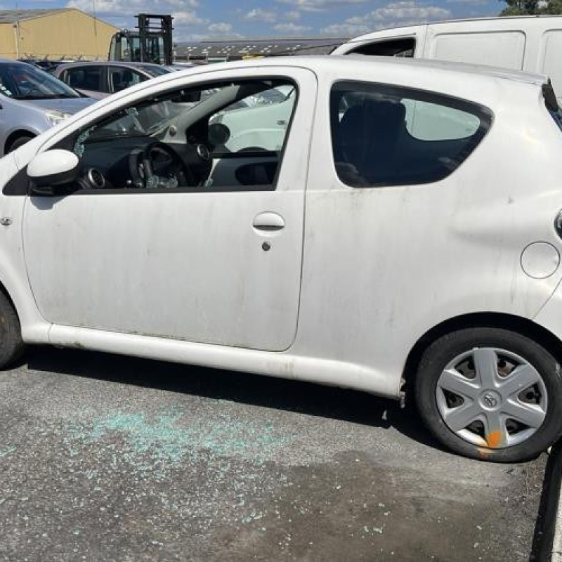 Pretensionneur de ceinture avant droit TOYOTA AYGO 1 Photo n°9