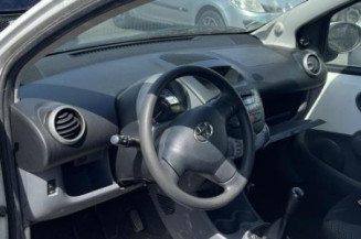 Pretensionneur de ceinture avant droit TOYOTA AYGO 1