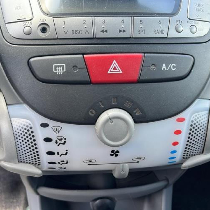 Pretensionneur de ceinture avant droit TOYOTA AYGO 1 Photo n°13