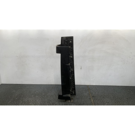 Enjoliveur de feu arriere gauche RENAULT TRAFIC 3 COURT Photo n°1