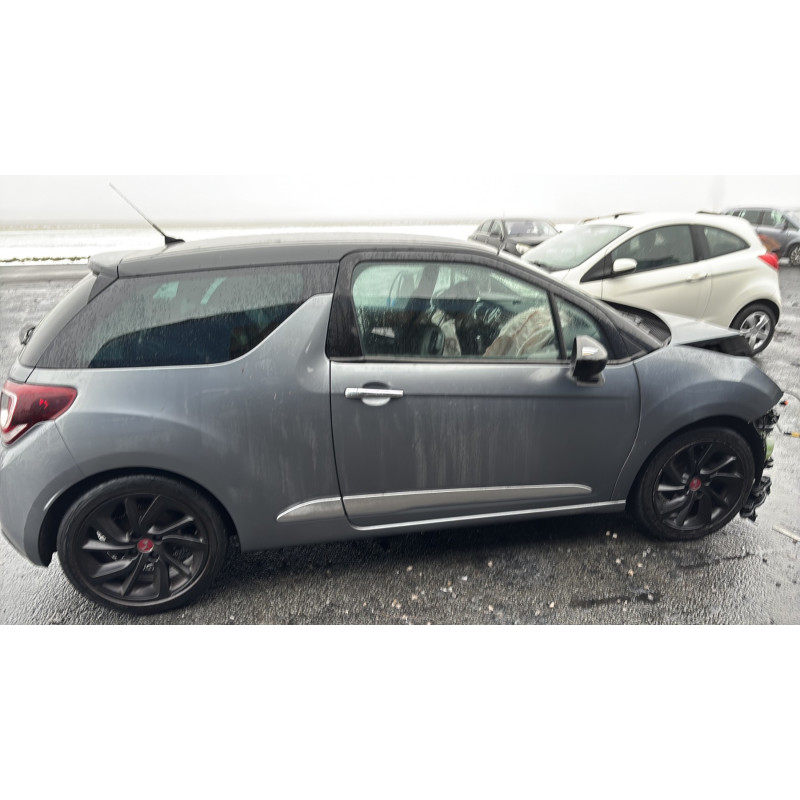 Bouton de warning CITROEN DS3 Photo n°9