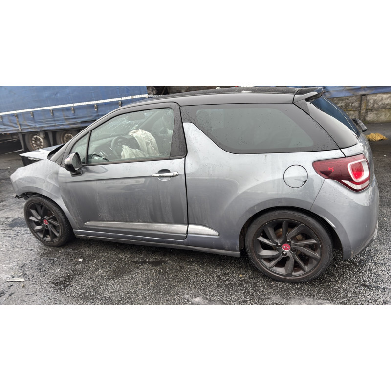 Bouton de warning CITROEN DS3 Photo n°13