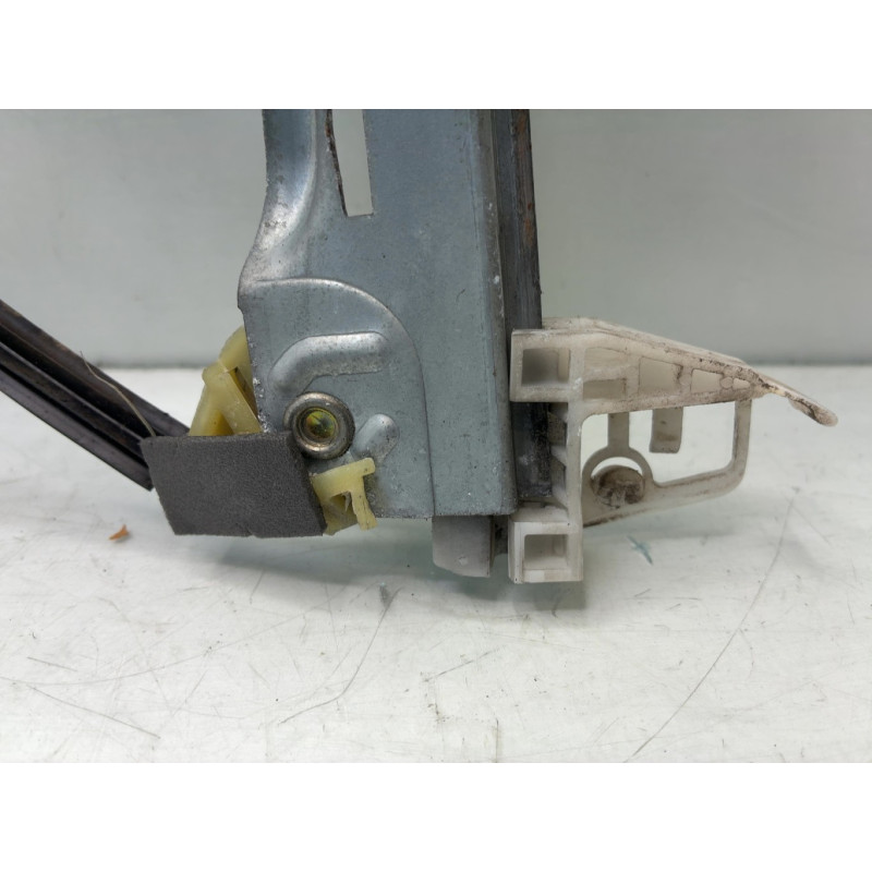 Leve vitre electrique avant gauche CITROEN XSARA PICASSO Photo n°3