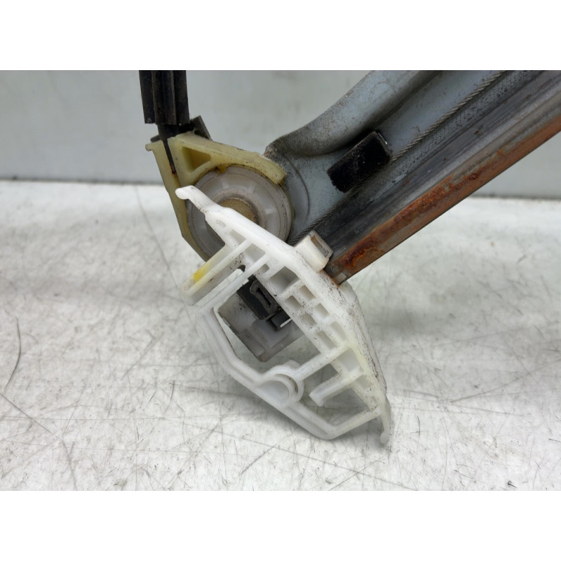 Leve vitre electrique avant gauche CITROEN XSARA PICASSO Photo n°6