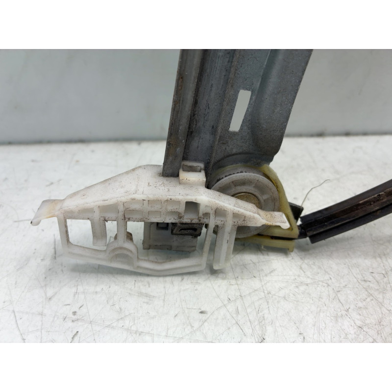Leve vitre electrique avant gauche CITROEN XSARA PICASSO Photo n°7