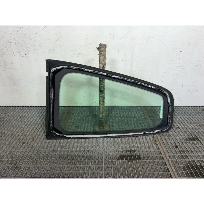 Custode arriere droit RENAULT CLIO 3 Photo n°4