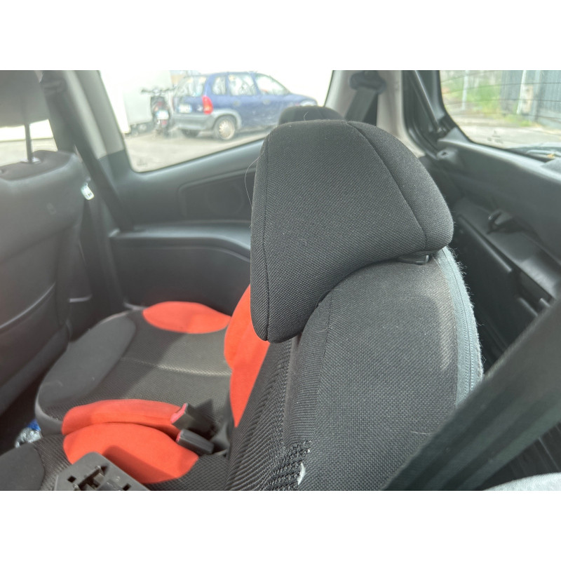 Poignee porte avant gauche CITROEN C2 Photo n°17