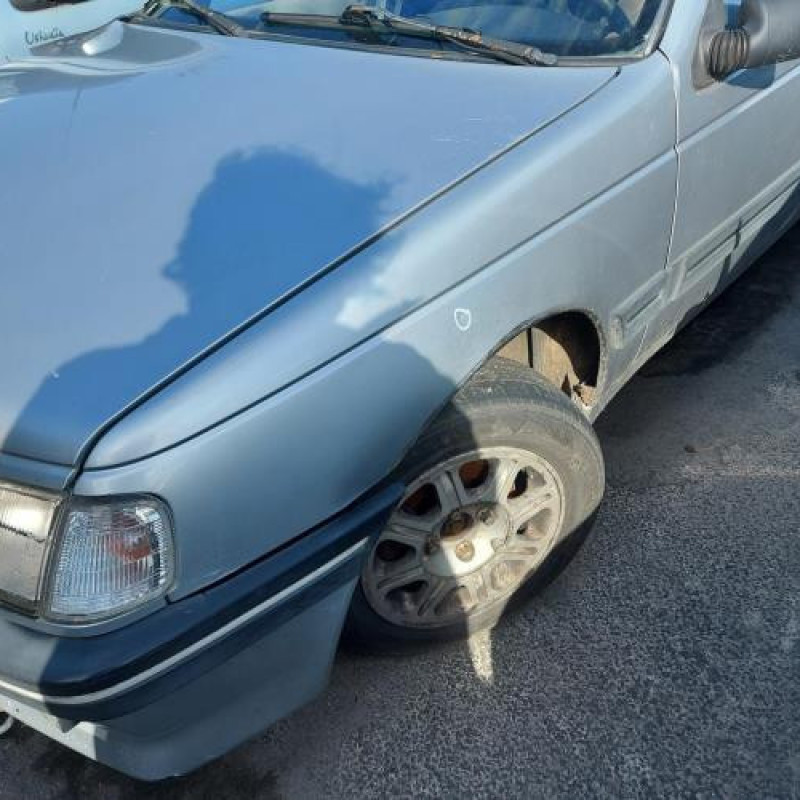 Moteur essuie glace avant PEUGEOT 405 Photo n°8