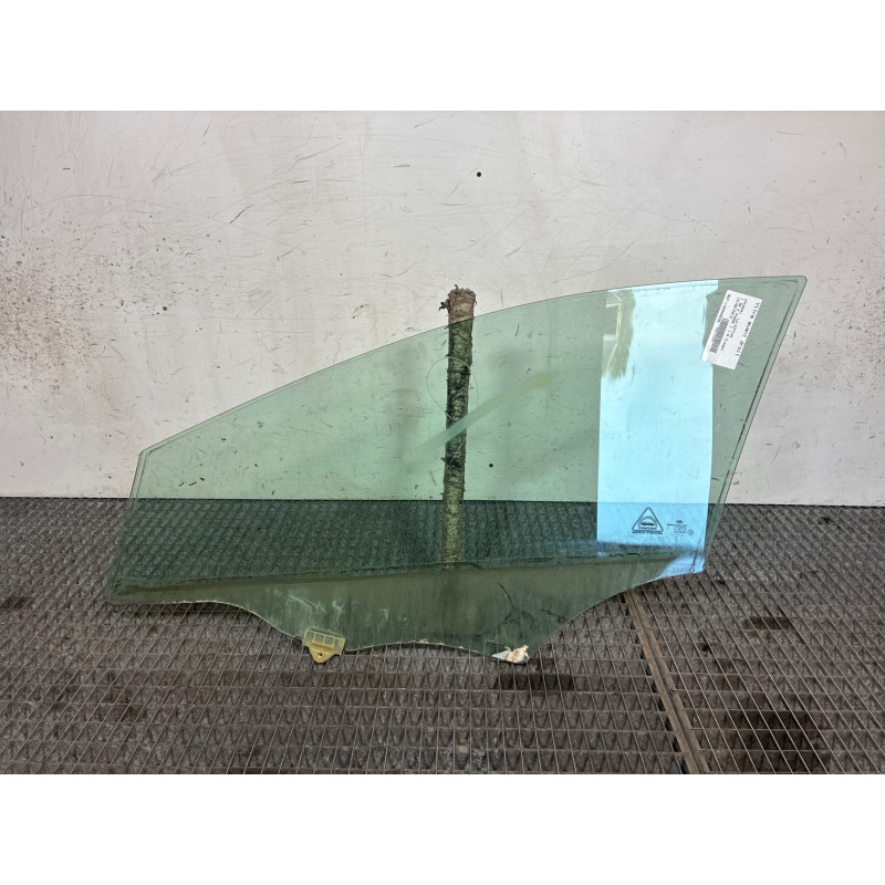 Vitre avant droit HYUNDAI I 30 2 Photo n°1