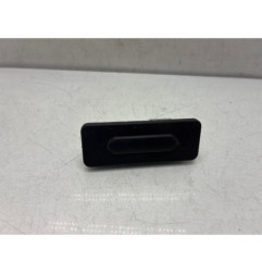 Bouton de coffre DACIA SANDERO 3