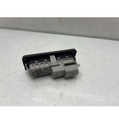 Bouton de coffre DACIA SANDERO 3
