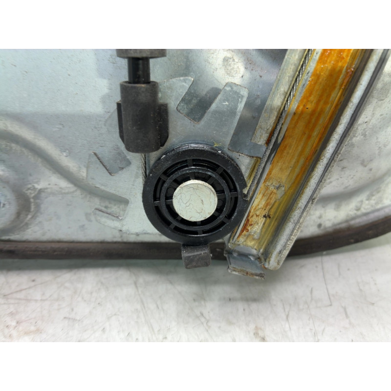 Leve vitre electrique avant gauche KIA CEE-D 1 Photo n°4