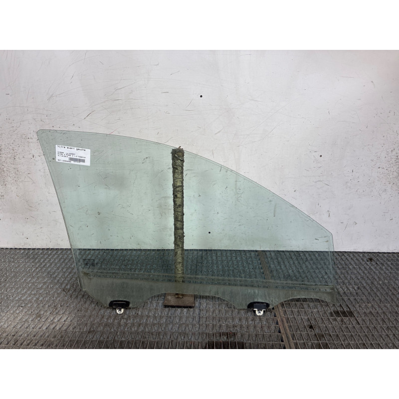 Vitre avant gauche NISSAN MICRA 4 Photo n°2