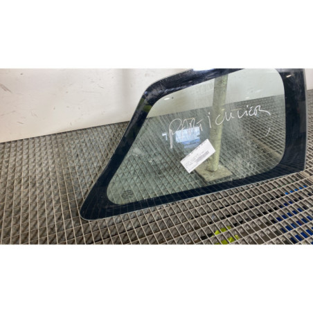 Custode arriere droit TOYOTA YARIS 3
