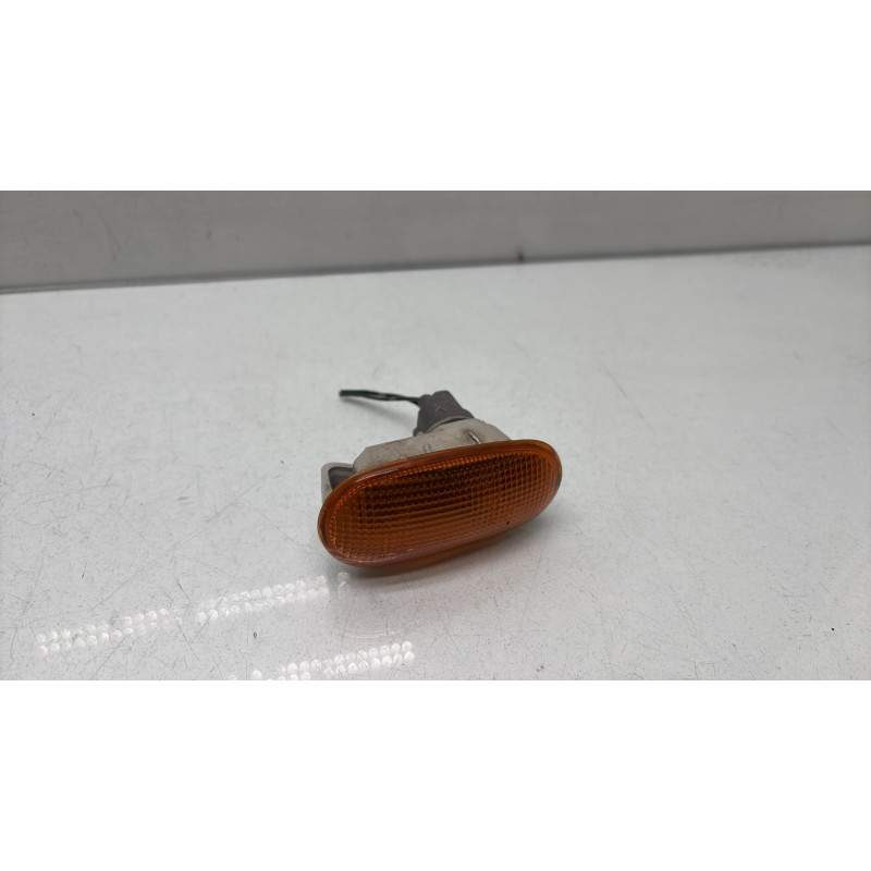 Repetiteur clignotant avant droit  (Feux) MITSUBISHI L 200 3 Photo n°2