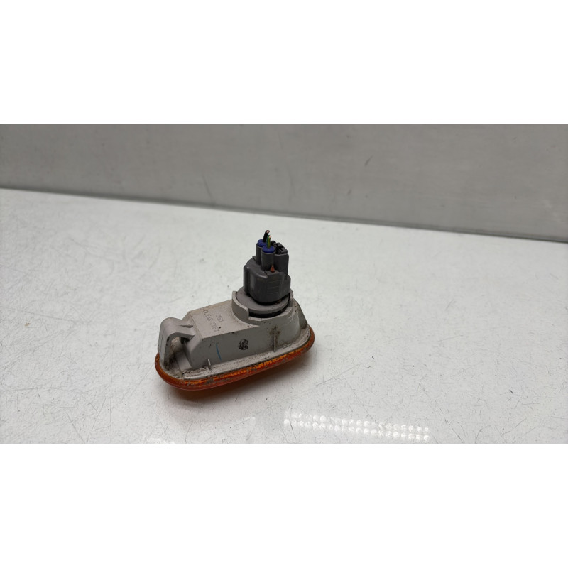 Repetiteur clignotant avant gauche (Feux) MITSUBISHI L 200 3 Photo n°3