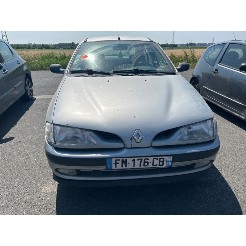 Optique avant principal droit (feux)(phare) RENAULT MEGANE 1 Photo n°17